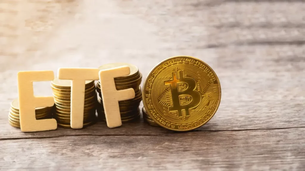 Institutionaalinen kasautuminen ja Bitcoin ETF:ien nopea kasvu